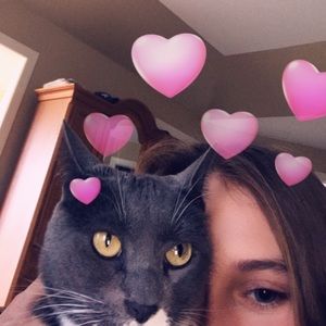 Meet your Posher, Hallie